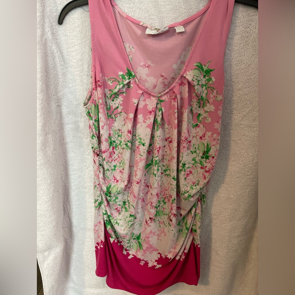 Floral. Pink. Sleeveless.